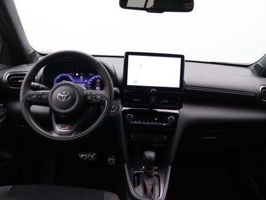 Toyota Yaris Cross 1.5 Hybrid GR Sport 130PK Aut. 18" LM Velgen, Elektr. Achterklep, Keyless, Achteruitrijcamera, Na... ActivLease financial lease