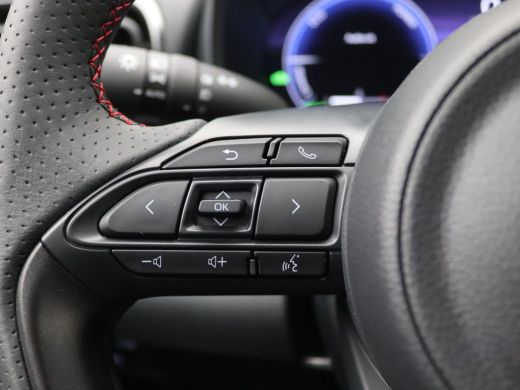 Toyota Yaris Cross 1.5 Hybrid GR Sport 130PK Aut. 18" LM Velgen, Elektr. Achterklep, Keyless, Achteruitrijcamera, Na... ActivLease financial lease