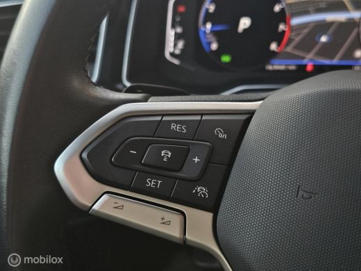 Volkswagen Taigo 1.0 TSI R-Line Business Panorama/Black Style ActivLease financial lease