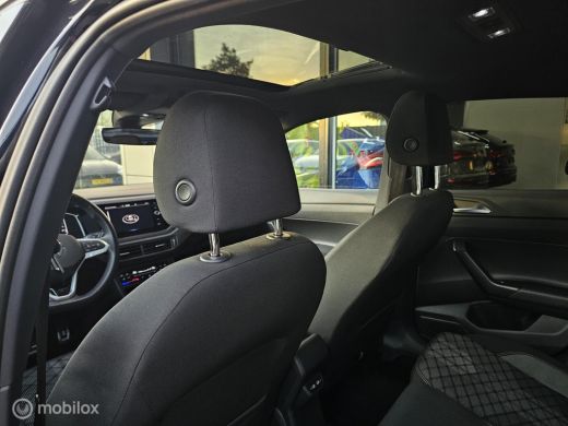 Volkswagen Taigo 1.0 TSI R-Line Business Panorama/Black Style ActivLease financial lease