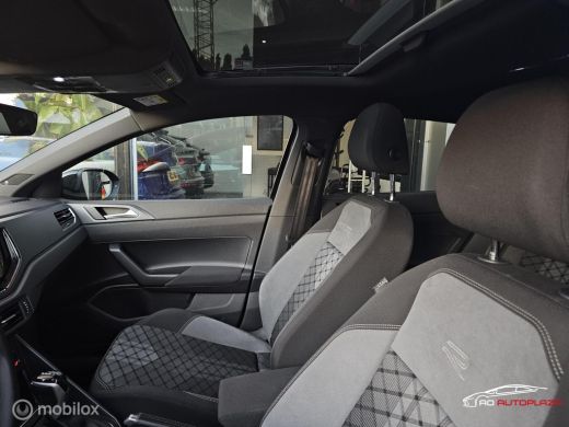 Volkswagen Taigo 1.0 TSI R-Line Business Panorama/Black Style ActivLease financial lease