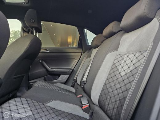 Volkswagen Taigo 1.0 TSI R-Line Business Panorama/Black Style ActivLease financial lease