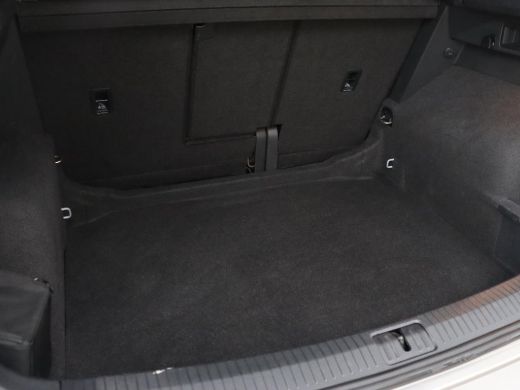 Volkswagen Tiguan 1.4 TSI R Line | 1e eigenaar | Panoramadak | Trekhaak | Stoelverwarming | Keyless | 19'' | Massag... ActivLease financial lease