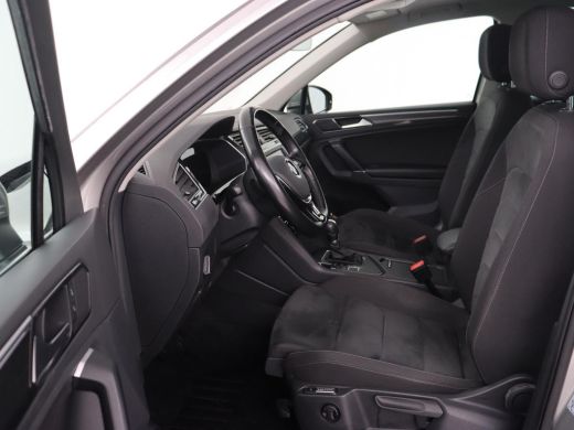 Volkswagen Tiguan 1.4 TSI R Line | 1e eigenaar | Panoramadak | Trekhaak | Stoelverwarming | Keyless | 19'' | Massag... ActivLease financial lease