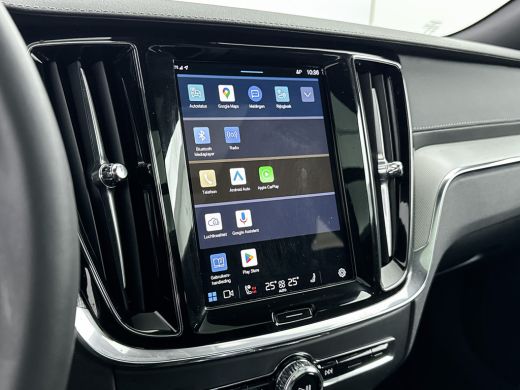 Volvo  V60 T6 Recharge Ultra Dark | 19" | Sportstoelen | Trekhaak | Panoramadak | 360 Camera | Head-up | Har... ActivLease financial lease