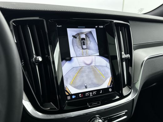 Volvo  V60 T6 Recharge Ultra Dark | 19" | Sportstoelen | Trekhaak | Panoramadak | 360 Camera | Head-up | Har... ActivLease financial lease