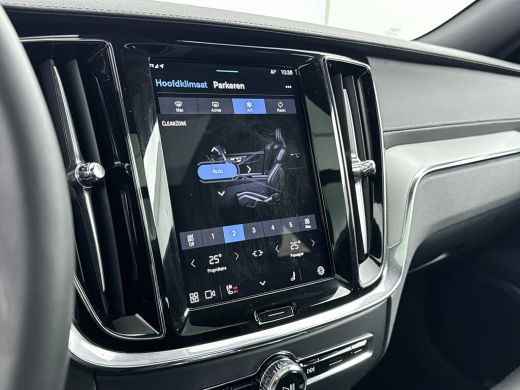 Volvo  V60 T6 Recharge Ultra Dark | 19" | Sportstoelen | Trekhaak | Panoramadak | 360 Camera | Head-up | Har... ActivLease financial lease