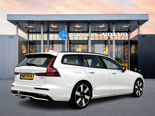 Volvo  V60 T6 Recharge Ultra Dark | 19" | Sportstoelen | Trekhaak | Panoramadak | 360 Camera | Head-up | Har... ActivLease financial lease