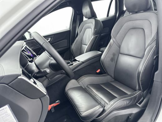 Volvo  V60 T6 Recharge Ultra Dark | 19" | Sportstoelen | Trekhaak | Panoramadak | Head-up | 360 Camera | Har... ActivLease financial lease