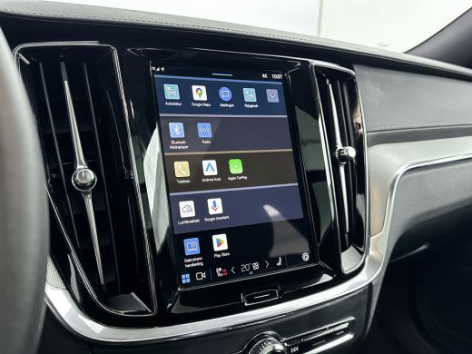 Volvo  V60 T6 Recharge Ultra Dark | 19" | Sportstoelen | Trekhaak | Panoramadak | Head-up | 360 Camera | Har... ActivLease financial lease