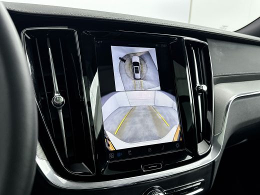 Volvo  V60 T6 Recharge Ultra Dark | 19" | Sportstoelen | Trekhaak | Panoramadak | Head-up | 360 Camera | Har... ActivLease financial lease