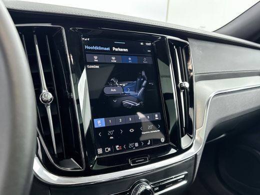 Volvo  V60 T6 Recharge Ultra Dark | 19" | Sportstoelen | Trekhaak | Panoramadak | Head-up | 360 Camera | Har... ActivLease financial lease