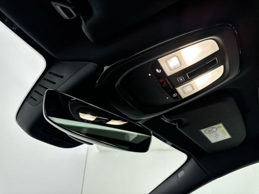 Volvo  V60 T6 Recharge Ultra Dark | 19" | Sportstoelen | Trekhaak | Panoramadak | Head-up | 360 Camera | Har... ActivLease financial lease