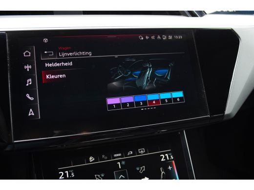 Audi Q8 e-tron 55 Quattro / 2x S-line/ Luchtvering/ Standkachel/ Top View/ Trekhaak/ Panoramadak/ 300kW (408PK) ActivLease financial lease