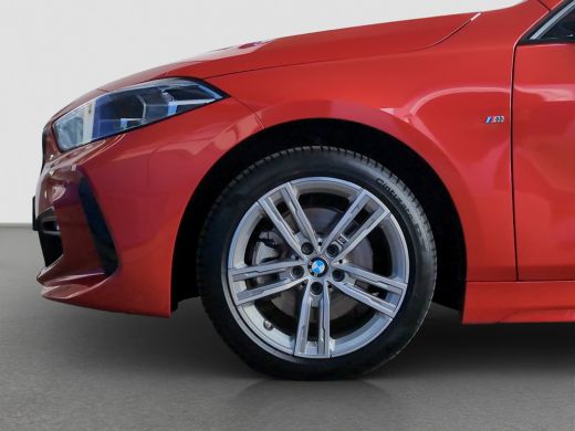 BMW 1 Serie 118i M-Sport | 17 inch | Virtual Cockpit | LED | Navigatie | Cruise Control ActivLease financial lease