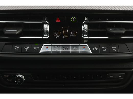 BMW 1 Serie 118i M Sport Automaat / Sportstoelen / Adaptieve LED / M Sportonderstel / Live Cockpit Profession... ActivLease financial lease