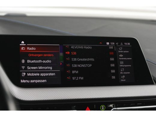 BMW 1 Serie 118i M Sport Automaat / Sportstoelen / Adaptieve LED / M Sportonderstel / Live Cockpit Profession... ActivLease financial lease