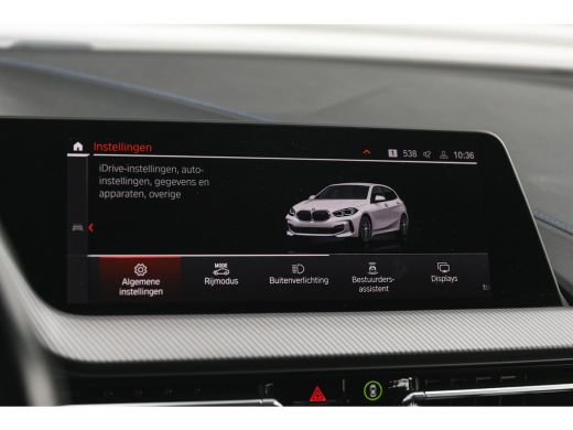 BMW 1 Serie 118i M Sport Automaat / Sportstoelen / Adaptieve LED / M Sportonderstel / Live Cockpit Profession... ActivLease financial lease