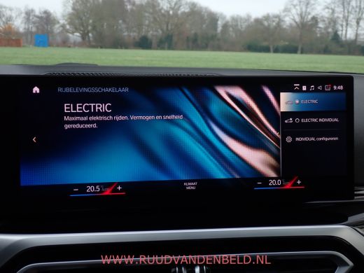 BMW 3 Serie Touring 320e FACELIFT 19''/WIDESCREEN/CAMERA/CARPLAY/KEYLESS/SFEERVERLICHTING ActivLease financial lease