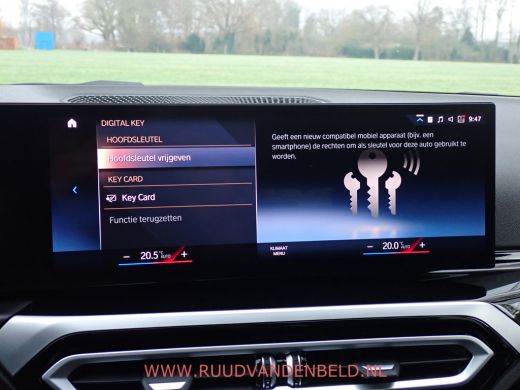 BMW 3 Serie Touring 320e FACELIFT 19''/WIDESCREEN/CAMERA/CARPLAY/KEYLESS/SFEERVERLICHTING ActivLease financial lease