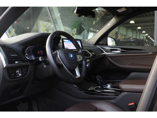 BMW iX3 High Executive / Trekhaak / Sportstoelen / Comfort Access / Adaptieve LED / Parking Assistant Plu... ActivLease financial lease