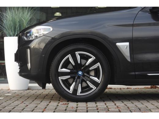 BMW iX3 High Executive / Trekhaak / Sportstoelen / Comfort Access / Adaptieve LED / Parking Assistant Plu... ActivLease financial lease
