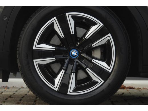 BMW iX3 High Executive / Trekhaak / Sportstoelen / Comfort Access / Adaptieve LED / Parking Assistant Plu... ActivLease financial lease