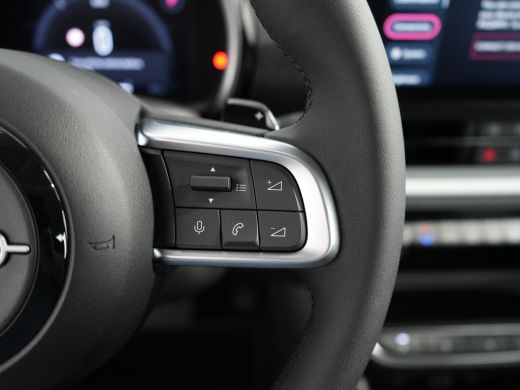 Fiat 600 Urban | 10,25" touchscreen radio met Bluetooth, DAB & USB | Automatische airconditioning | Cruise... ActivLease financial lease