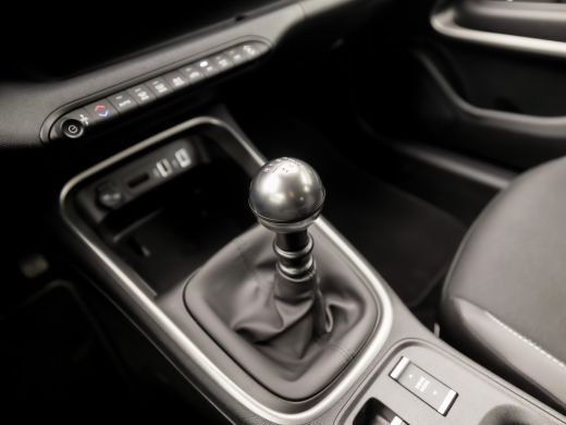 Jeep Avenger 1.2 Altitude Sport (APPLE CARPLAY, GROOT NAVI, 360 CAMERA, JBL AUDIO, STOELVERWARMING, SPORTSTOEL... ActivLease financial lease