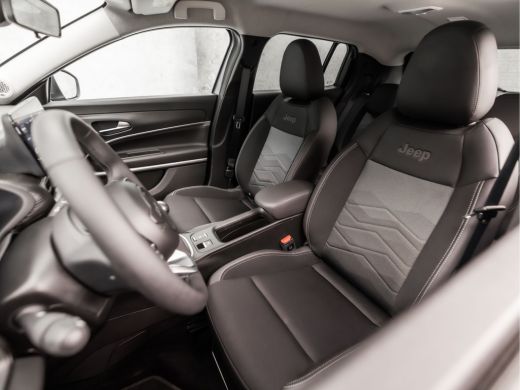 Jeep Avenger 1.2 Altitude Sport (APPLE CARPLAY, GROOT NAVI, 360 CAMERA, JBL AUDIO, STOELVERWARMING, SPORTSTOEL... ActivLease financial lease