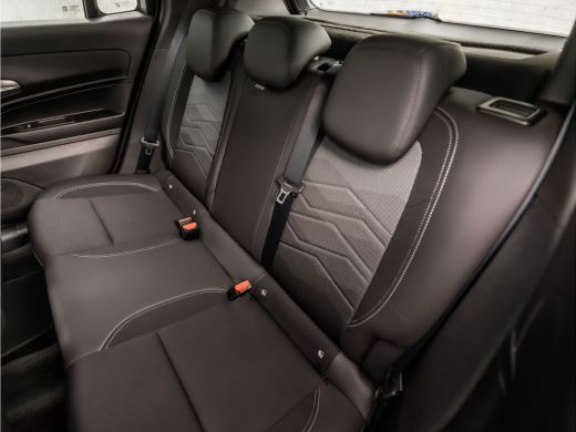 Jeep Avenger 1.2 Altitude Sport (APPLE CARPLAY, GROOT NAVI, 360 CAMERA, JBL AUDIO, STOELVERWARMING, SPORTSTOEL... ActivLease financial lease