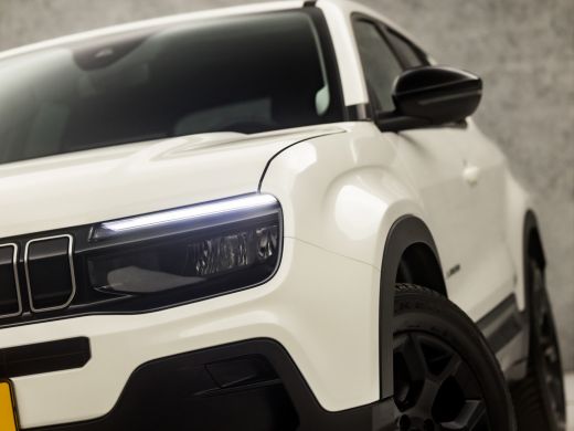 Jeep Avenger 1.2 Altitude Sport (VIRTUAL COCKPIT, APPLE CARPLAY, GROOT NAVI, JBL AUDIO, 360 CAMERA, SPORTSTOEL... ActivLease financial lease