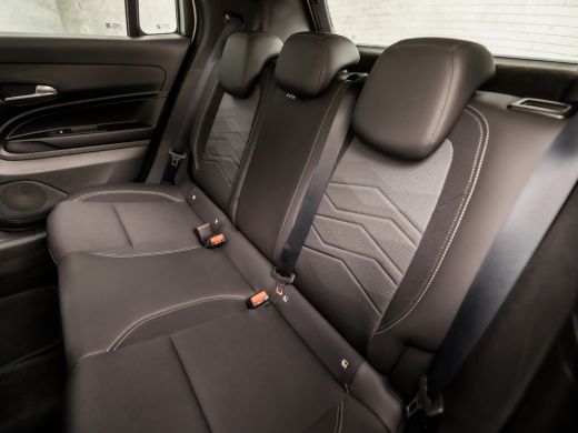 Jeep Avenger 1.2 Altitude Sport (VIRTUAL COCKPIT, APPLE CARPLAY, GROOT NAVI, JBL AUDIO, 360 CAMERA, SPORTSTOEL... ActivLease financial lease