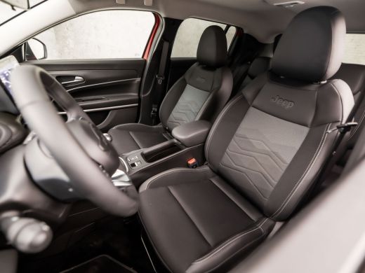 Jeep Avenger 1.2 Altitude Sport (VIRTUAL COCKPIT, APPLE CARPLAY, GROOT NAVI, JBL AUDIO, STOELVERWARMING, SPORT... ActivLease financial lease