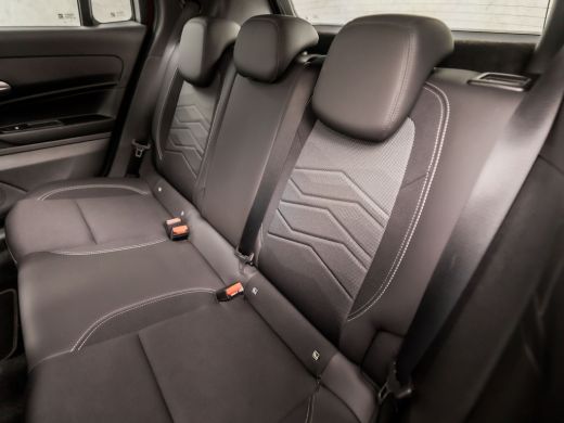 Jeep Avenger 1.2 Altitude Sport (VIRTUAL COCKPIT, APPLE CARPLAY, GROOT NAVI, JBL AUDIO, STOELVERWARMING, SPORT... ActivLease financial lease