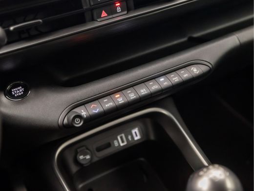 Jeep Avenger 1.2 Altitude Sport (VIRTUAL COCKPIT, APPLE CARPLAY, GROOT NAVI, JBL AUDIO, STOELVERWARMING, SPORT... ActivLease financial lease