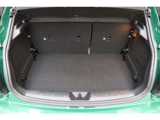 Mini Cooper S Cooper S Classic Automaat / Sportstoelen / Stoelverwarming / LED / Achteruitrijcamera / Cruise Co... ActivLease financial lease