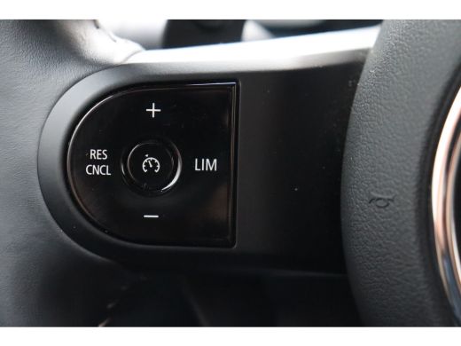 Mini Cooper S Cooper S Classic Automaat / Sportstoelen / Stoelverwarming / LED / Achteruitrijcamera / Cruise Co... ActivLease financial lease