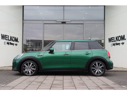 Mini Cooper S Cooper S Classic Automaat / Sportstoelen / Stoelverwarming / LED / Achteruitrijcamera / Cruise Co... ActivLease financial lease