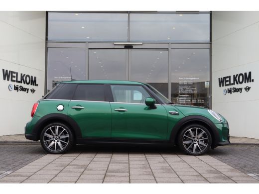 Mini Cooper S Cooper S Classic Automaat / Sportstoelen / Stoelverwarming / LED / Achteruitrijcamera / Cruise Co... ActivLease financial lease