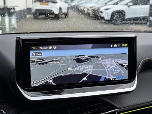 Peugeot 208 1.2 Hybrid 145 e-DCS6 GT | CarPlay | ACC | LED | Camera | DAB+ | 17 inch ActivLease financial lease