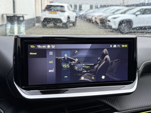 Peugeot 208 1.2 Hybrid 145 e-DCS6 GT | CarPlay | ACC | LED | Camera | DAB+ | 17 inch ActivLease financial lease