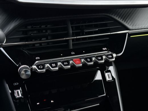 Peugeot 208 1.2 Hybrid 145 e-DCS6 GT | CarPlay | ACC | LED | Camera | DAB+ | 17 inch ActivLease financial lease