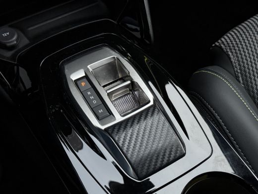 Peugeot 208 1.2 Hybrid 145 e-DCS6 GT | CarPlay | ACC | LED | Camera | DAB+ | 17 inch ActivLease financial lease