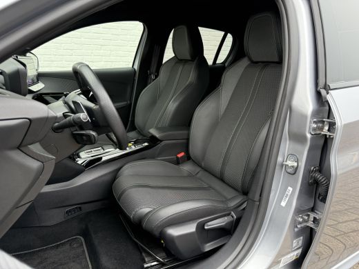 Peugeot 208 1.2 Hybrid 145 e-DCS6 GT | CarPlay | ACC | LED | Camera | DAB+ | 17 inch ActivLease financial lease