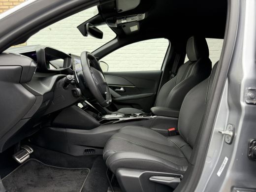 Peugeot 208 1.2 Hybrid 145 e-DCS6 GT | CarPlay | ACC | LED | Camera | DAB+ | 17 inch ActivLease financial lease