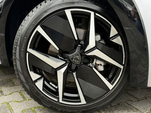 Peugeot 208 1.2 Hybrid 145 e-DCS6 GT | CarPlay | ACC | LED | Camera | DAB+ | 17 inch ActivLease financial lease