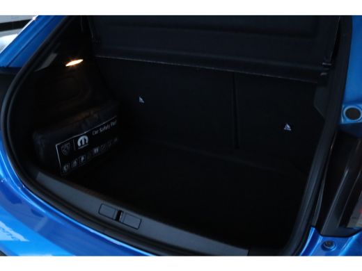 Peugeot 208 Hybrid 110 e-DCS6 GT Panoramadak | Carplay | Cruise Control | Camera | Climate | Keyless ActivLease financial lease