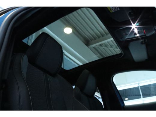 Peugeot 208 Hybrid 110 e-DCS6 GT Panoramadak | Carplay | Cruise Control | Camera | Climate | Keyless ActivLease financial lease