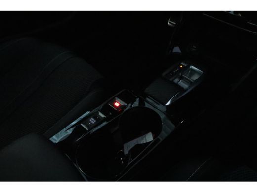 Peugeot 208 Hybrid 110 e-DCS6 GT Panoramadak | Carplay | Cruise Control | Camera | Climate | Keyless ActivLease financial lease